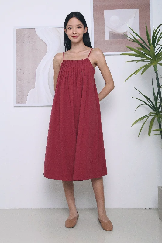 Rygel Pinch Pleat Midi Dress Red